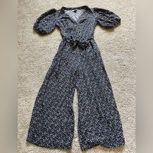 Universal Thread Women’s Floral Navy Blue Jumpsuit Size Small *FLAW